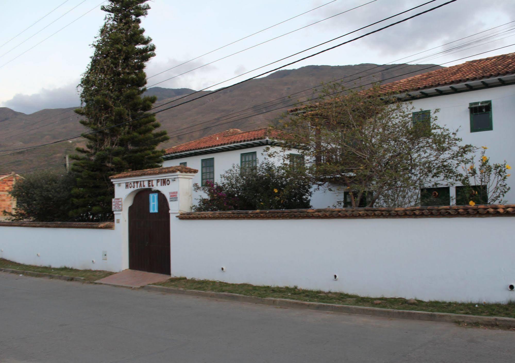 Hostal El Pino Villa de Leyva Eksteriør billede